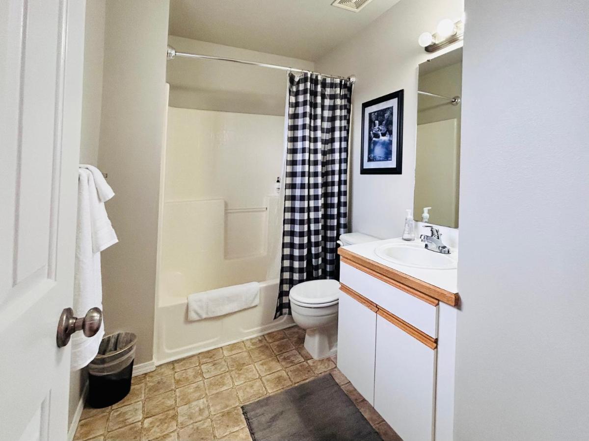 The Getaway Se Boise Condo Across The Street From Greenbelt, Bown Crossing And Boise River 3Bd 3Bath, 4 Beds! Lovely, Homey, Dining Table Seats 6 Exterior foto